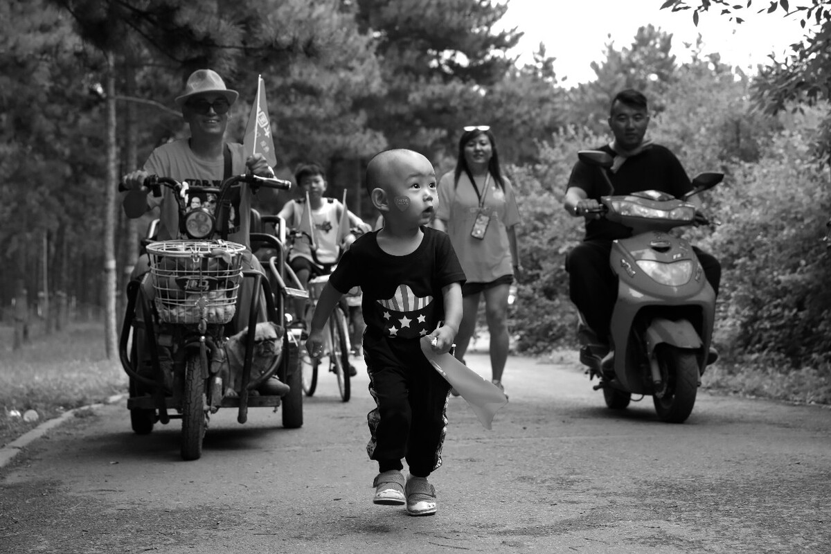 健步活动抓拍
