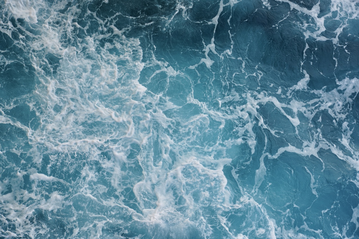 暗流涌动的蔚蓝大海