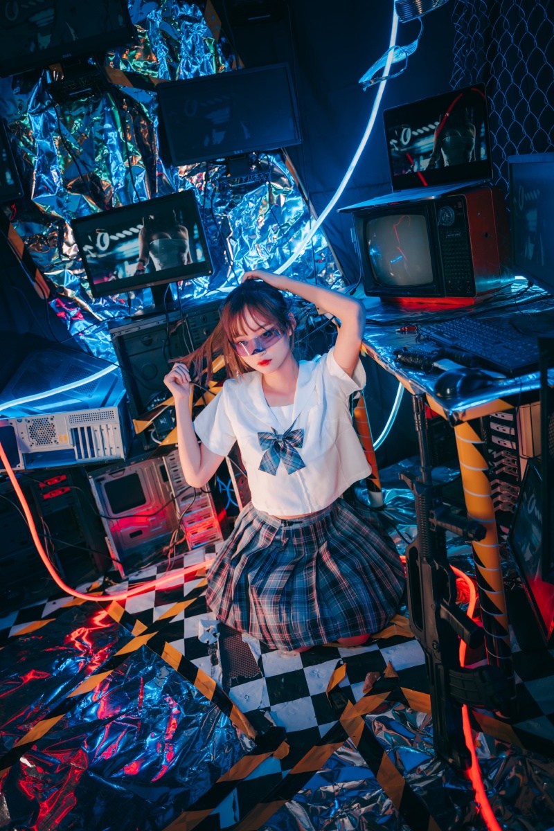 赛博朋克少女模特煎饼摄影moxia