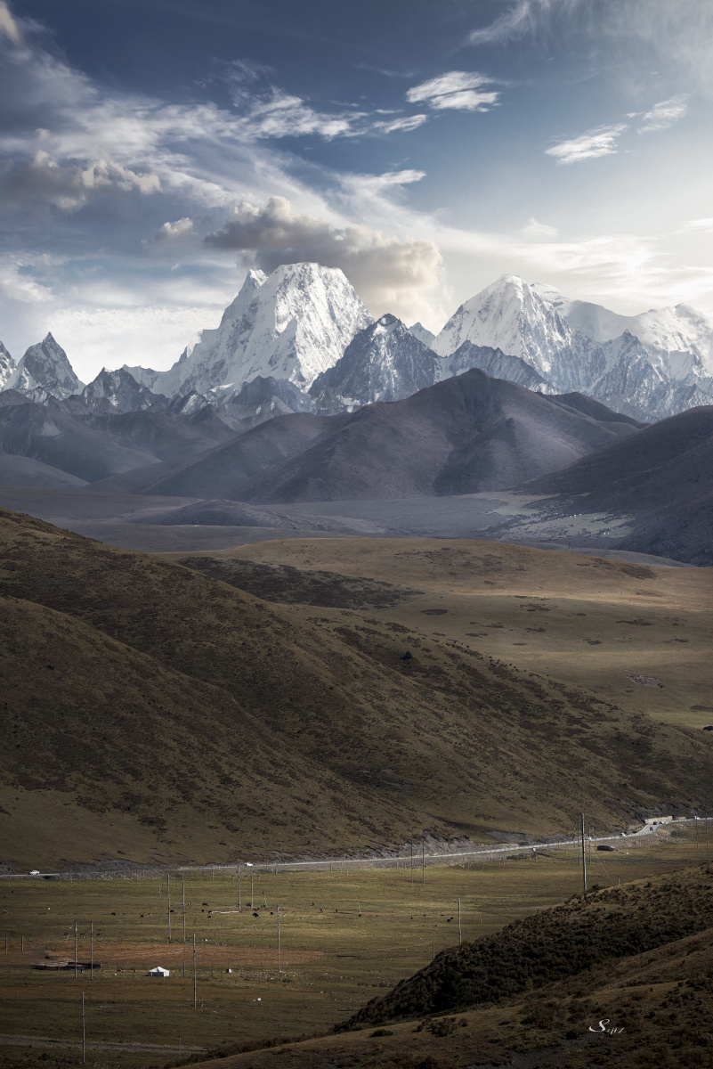 云中嘉子峰大雪山,贡嘎山系的嘉子峰,海拔6540,摄于