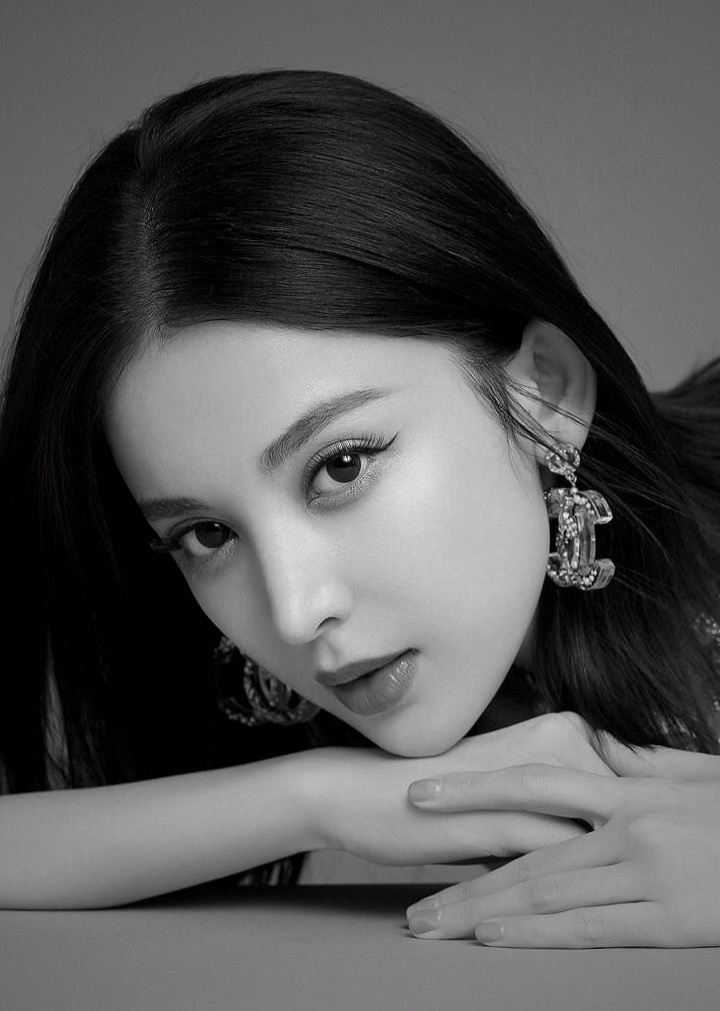 审美专家2020年7月5日1372关注古力娜扎我的家庭相册胶片集东欧系人像