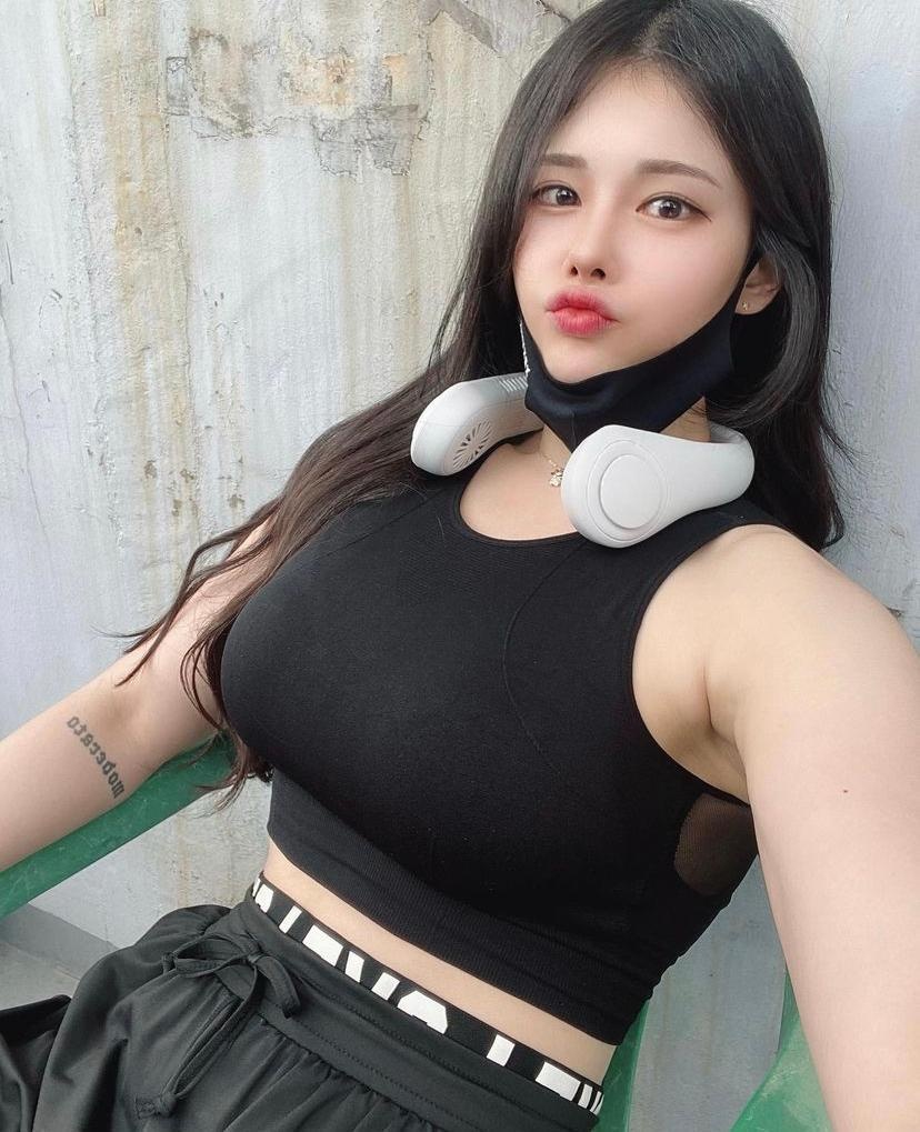 也许她超出了大众的审美,很多男人认为,这样的身材确实有点太霸气了