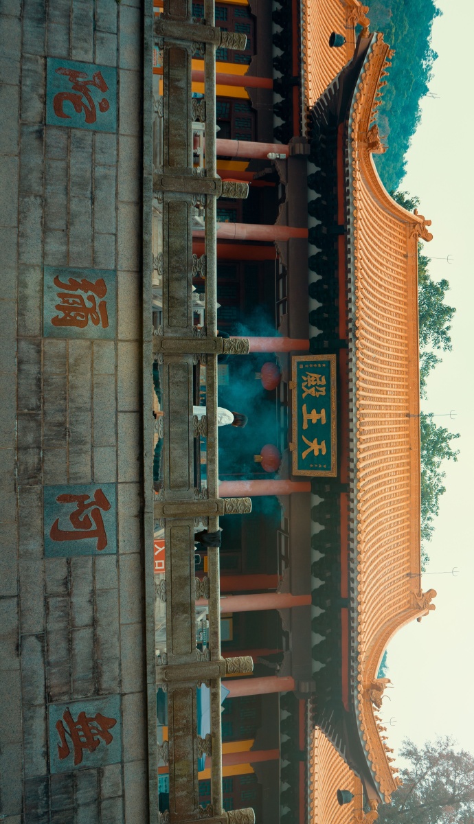 立冬后的玉台寺满眼秋色