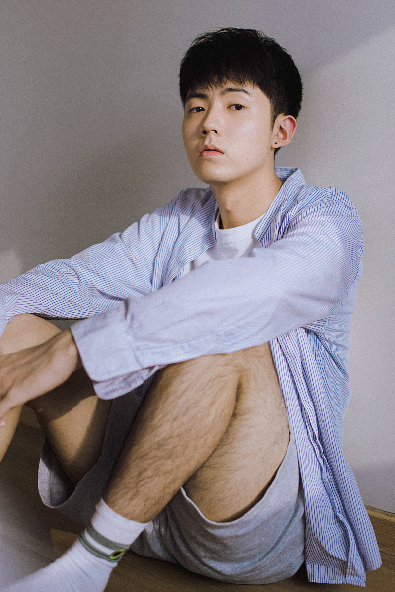 男生写真00后萌系男孩初长成