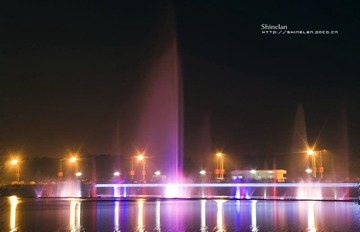 江中喷泉.jpg