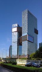 L1221093