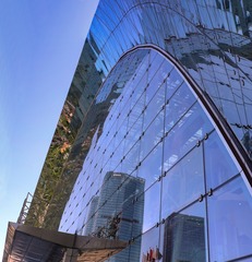 L1221027