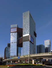 L1221032