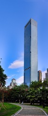 L1220556