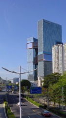L1221030