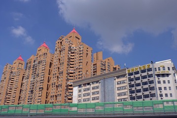 L1221208