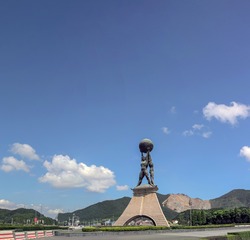 622672