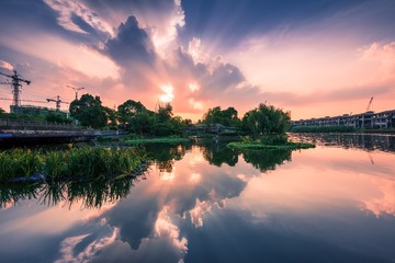 河边、日落