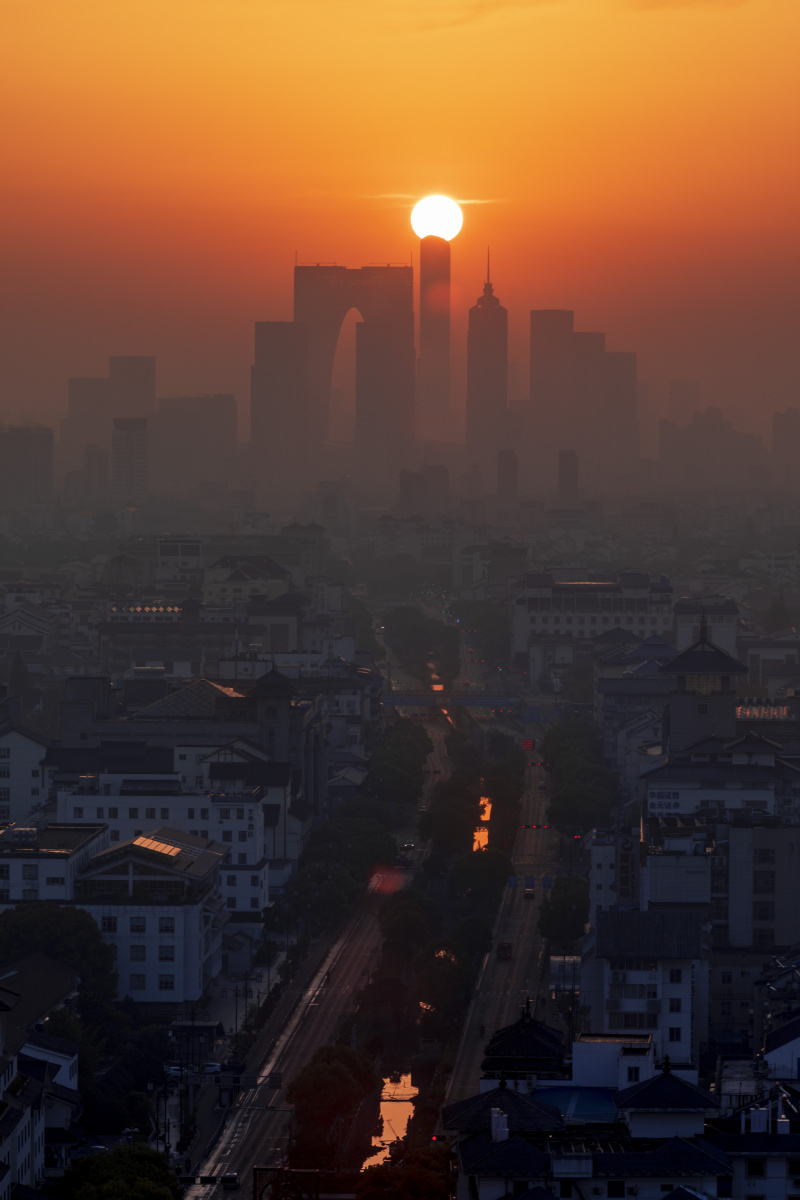 城市风光苏州东方之门晨光熹微