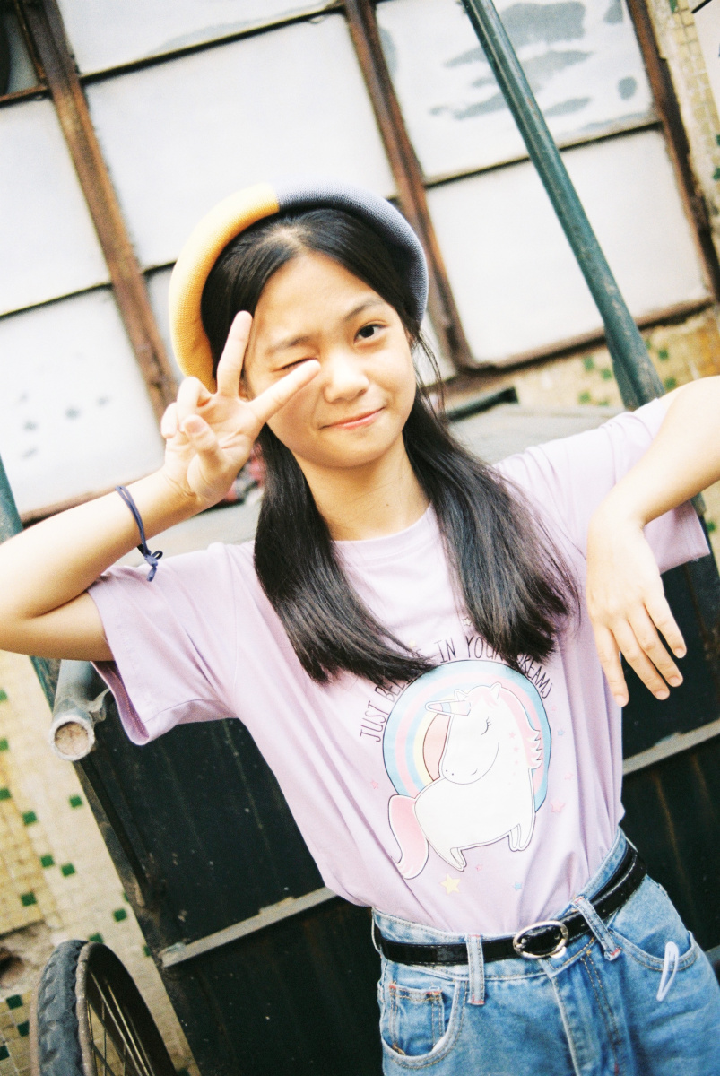 素颜妹妹可爱又活泼依然是我爱的胶片