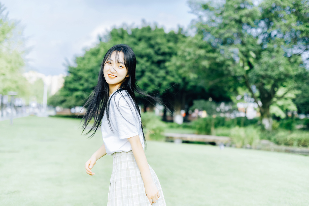 夏日尾声出镜苏晗