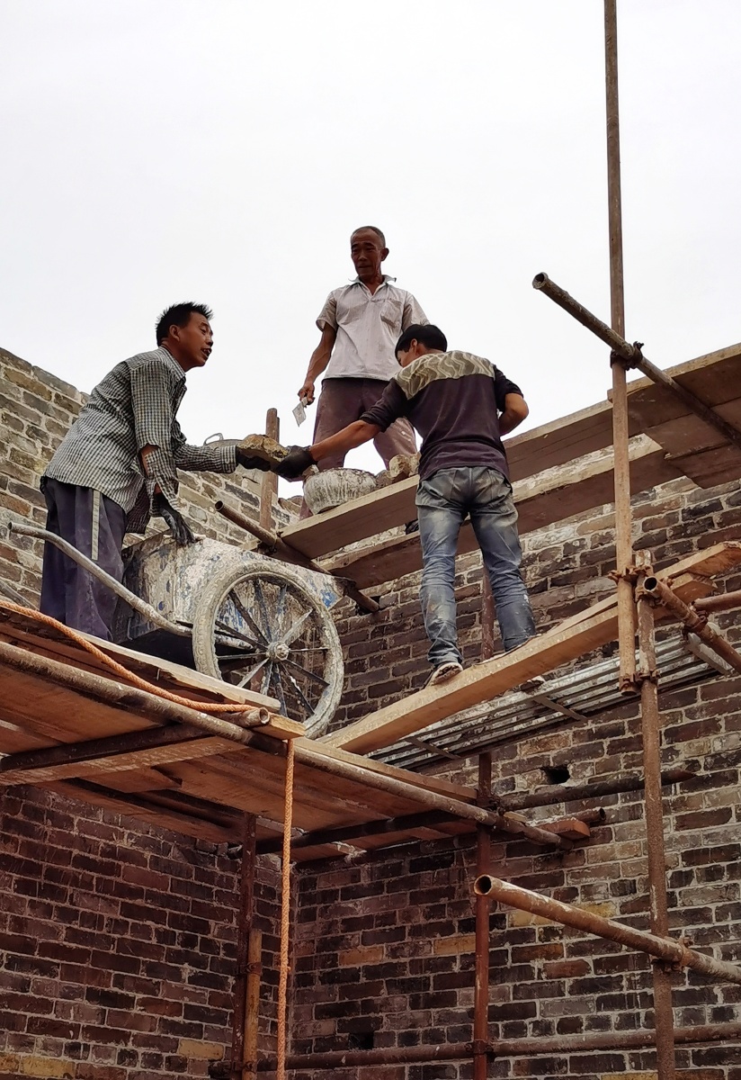 农村泥瓦,木工匠人的工作瞬间!