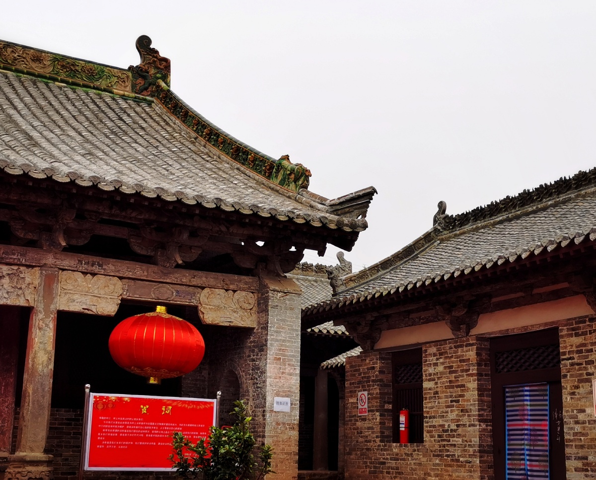 再拍坪上汤帝庙为国宝留芳姿