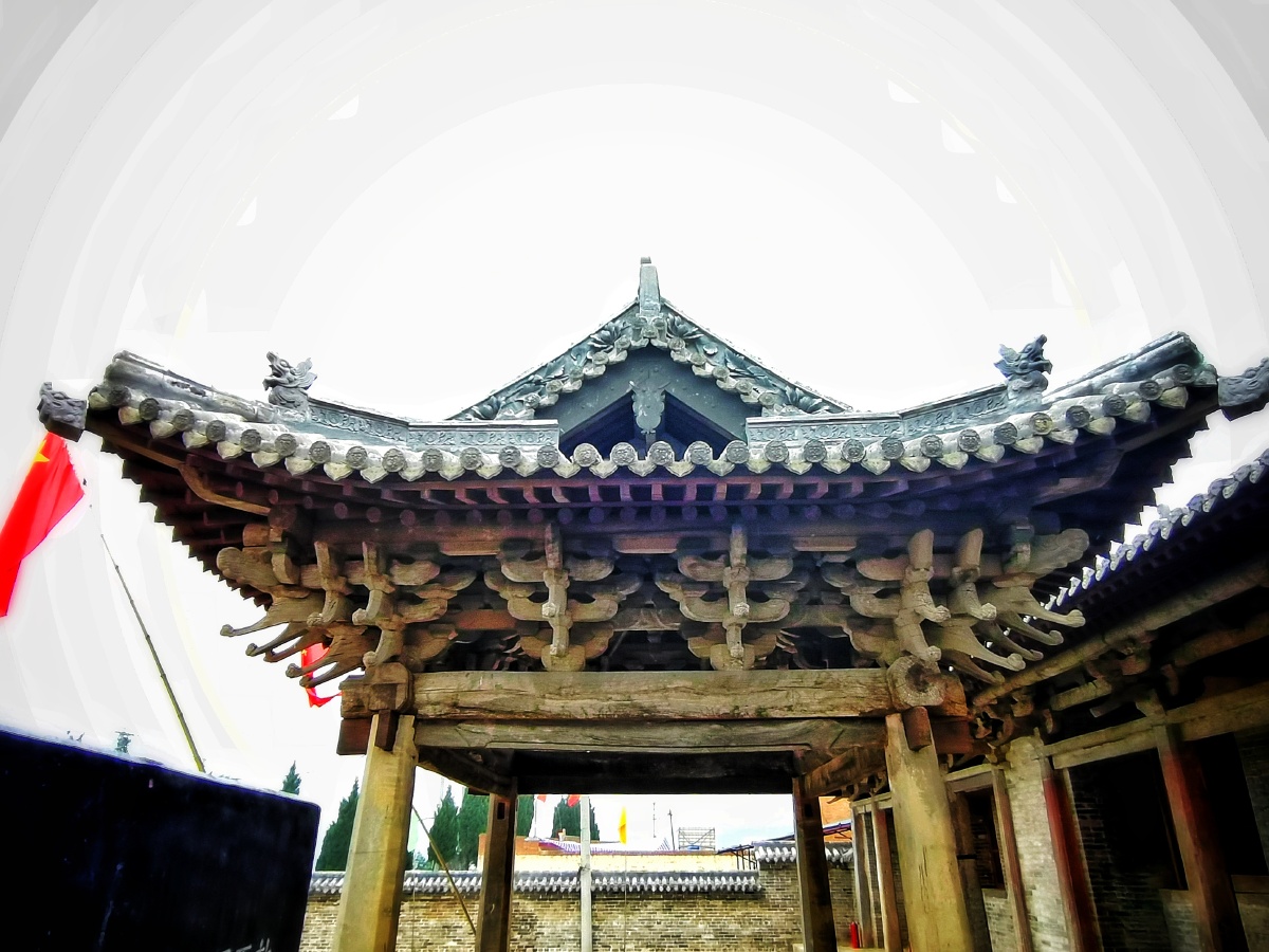 再拍坪上汤帝庙为国宝留芳姿