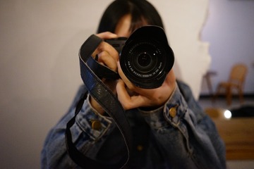 990859