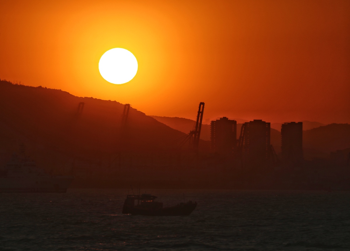 海那边太阳落下的地方
