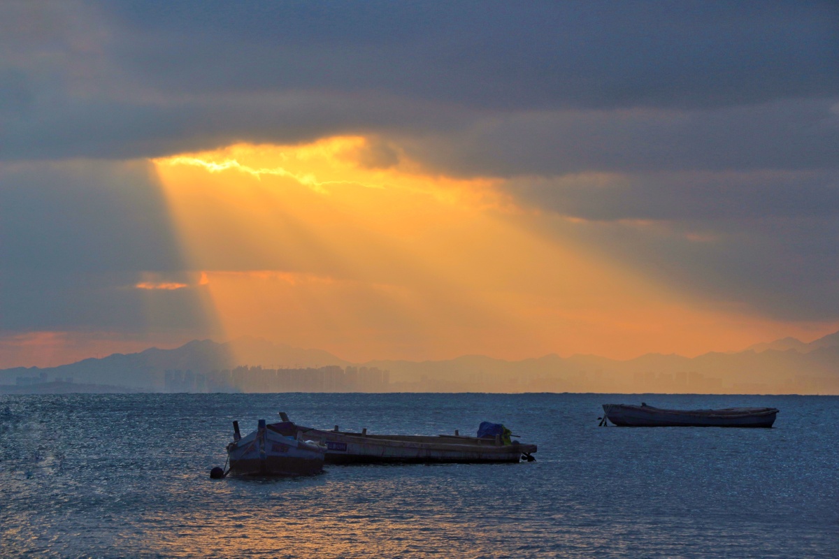 船风光景观黑白手机色彩#霞光#波光粼粼今日天空绝了抓拍还没有人打赏