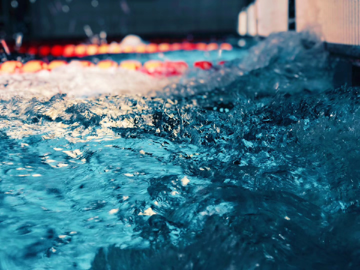 游水上善若水厚德载物