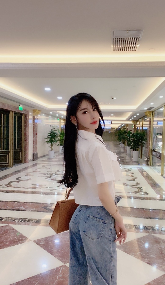 桓淼淼毕业于上海戏剧学院中国内地女演员模特