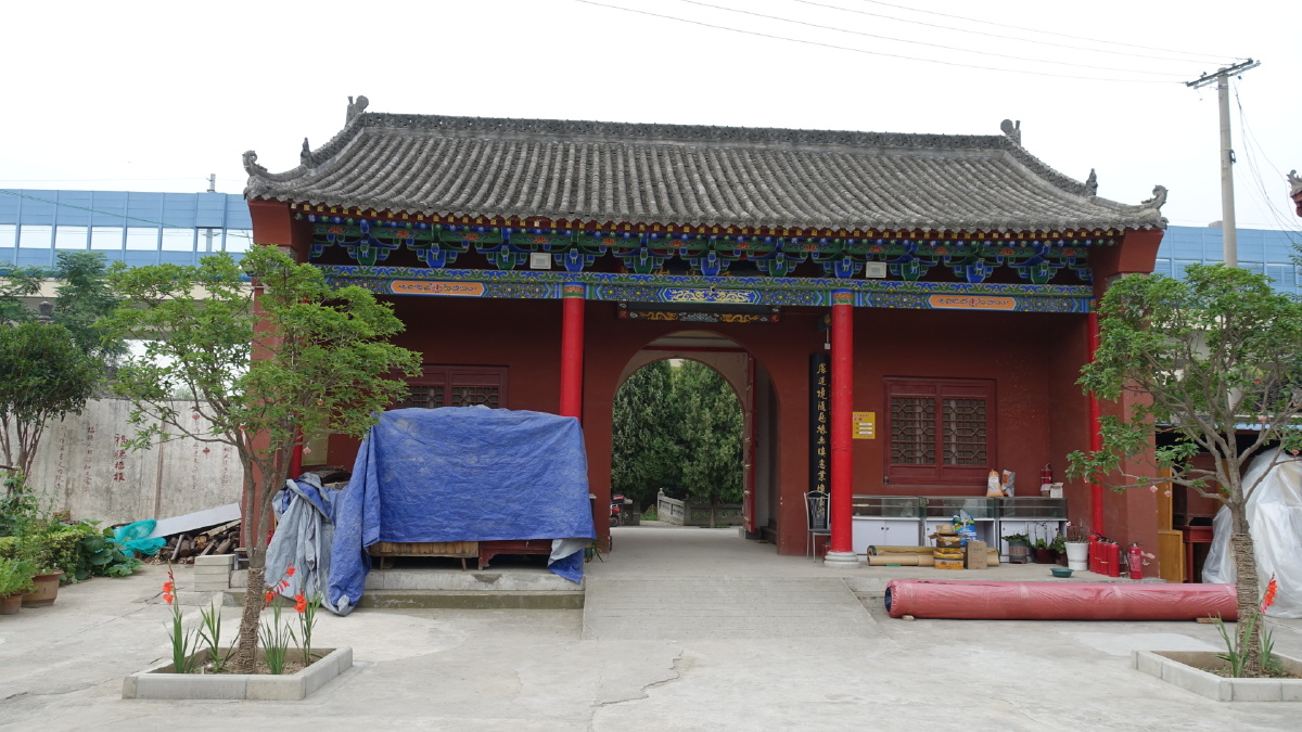 西安极乐寺位于广安路