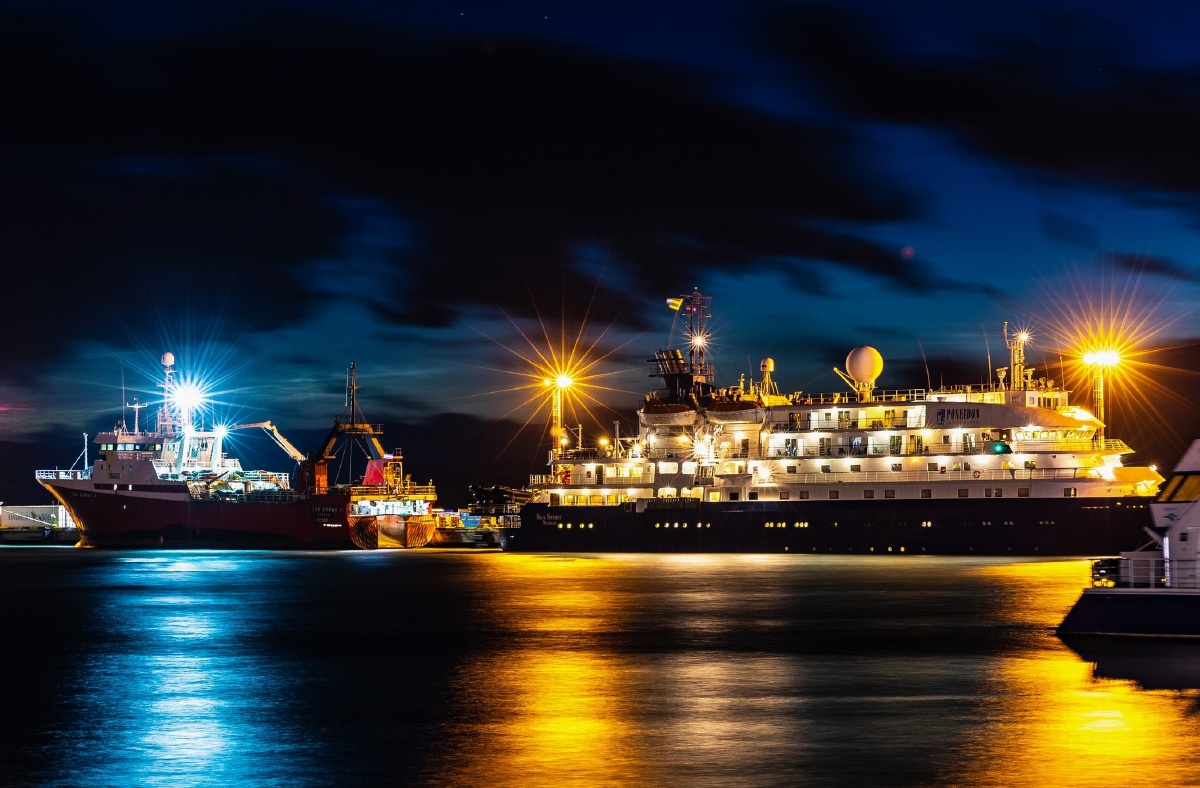 阿根廷乌斯怀亚港口夜景