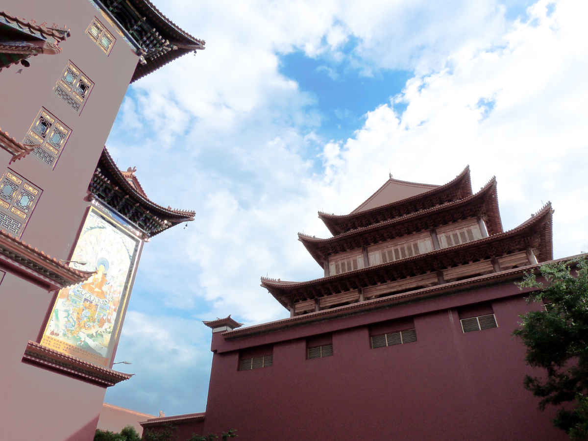 云南昆明宝华寺寺庙