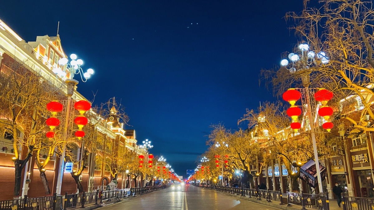 我所在的城市夜晚霍尔果斯