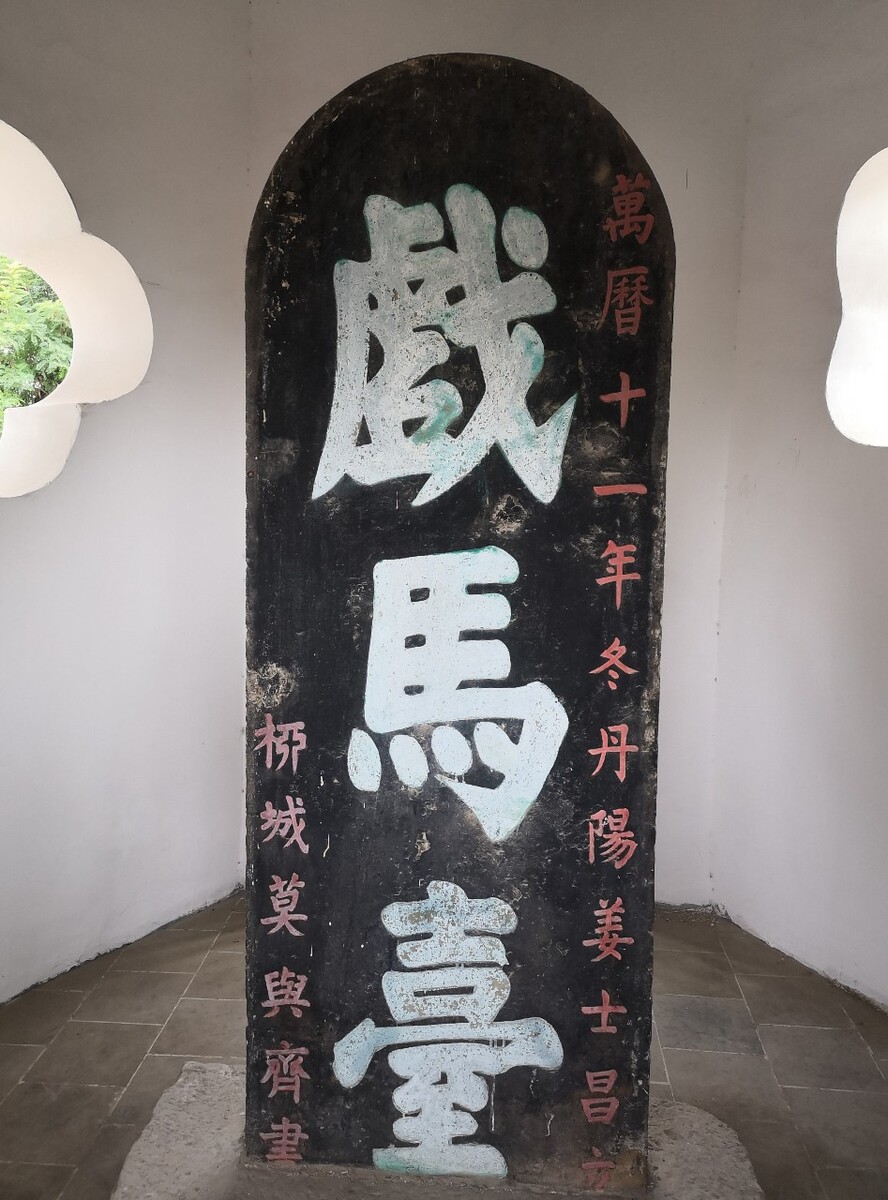 作者 余知群