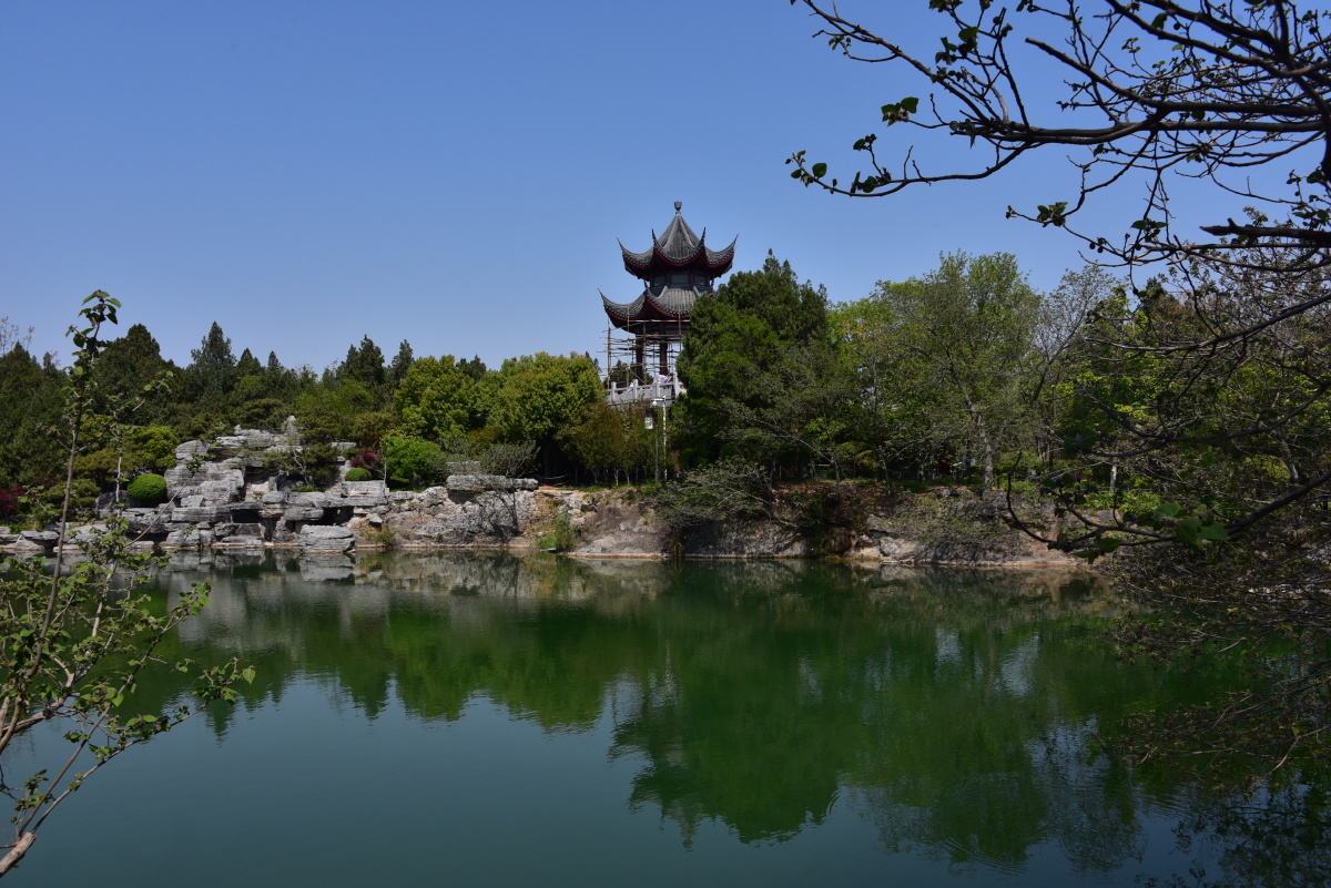 无名山公园作者狄尧民