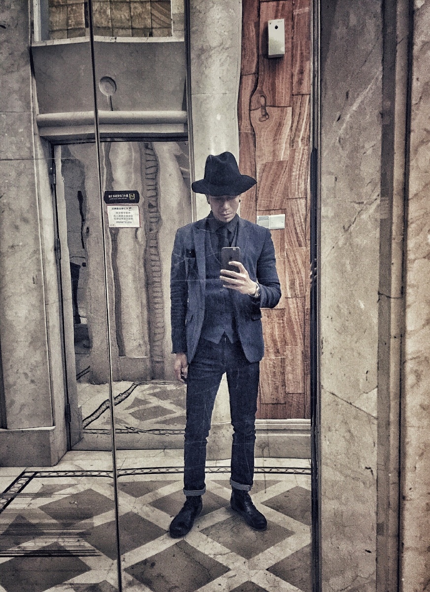 对著镜子就想自拍系列 - krischung - 图虫