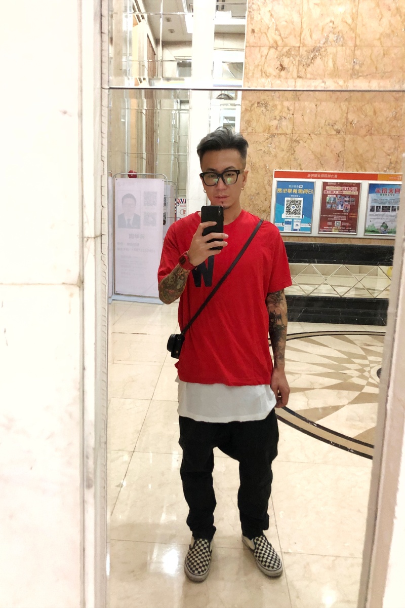 对著镜子就想自拍系列 - krischung - 图虫