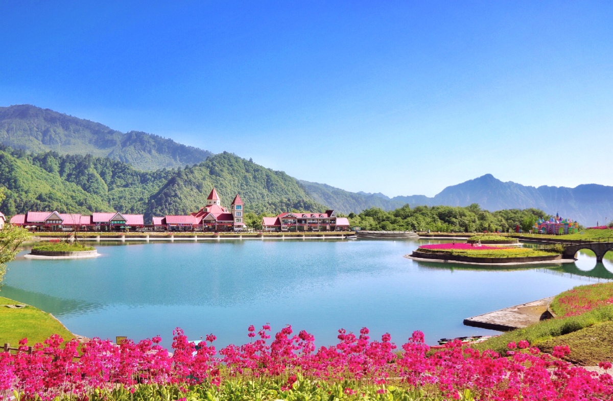 初夏的西岭雪山别有滋味