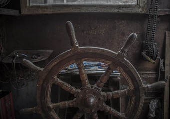 215945