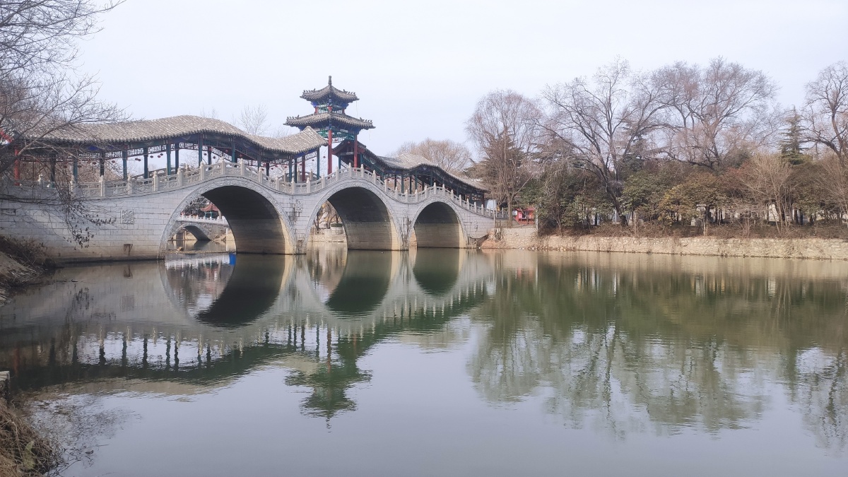 临沂罗庄宝泉寺公园——宝泉寺(亦称南大寺),位于山东省临沂市罗庄区