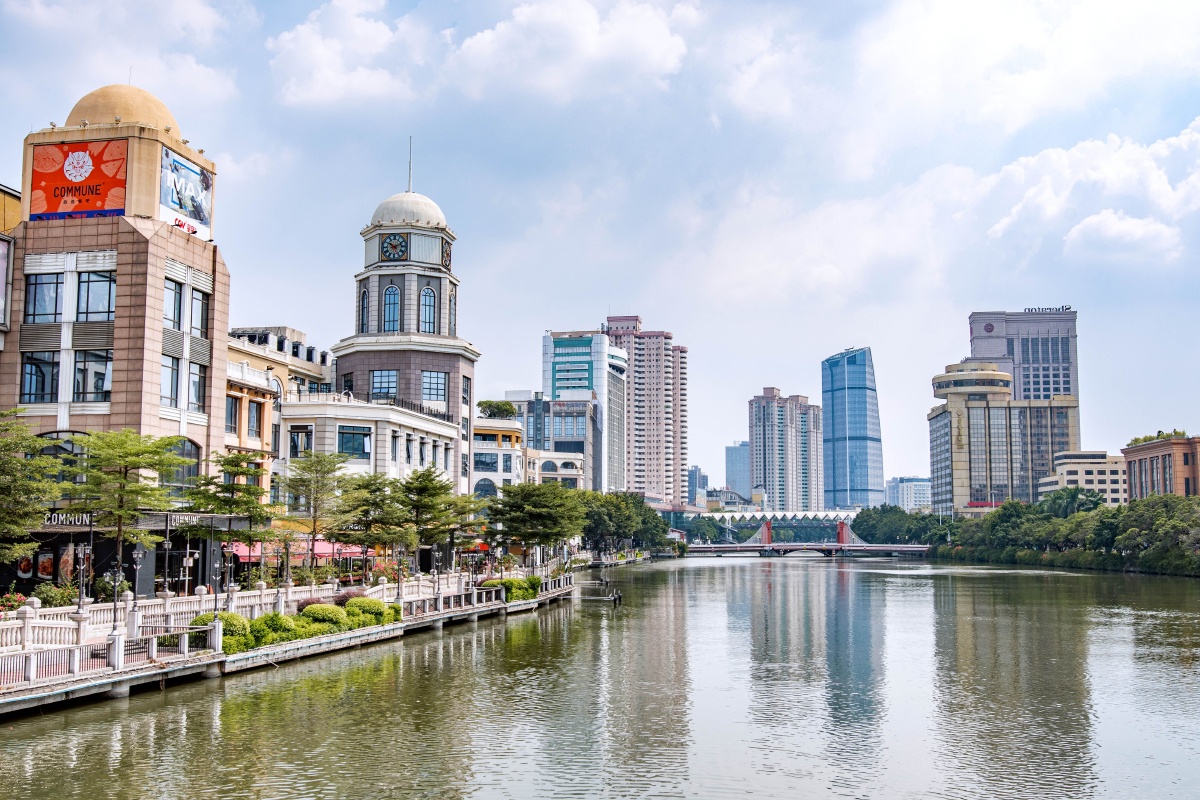 今天的中山市石岐街景,热,但又快乐!