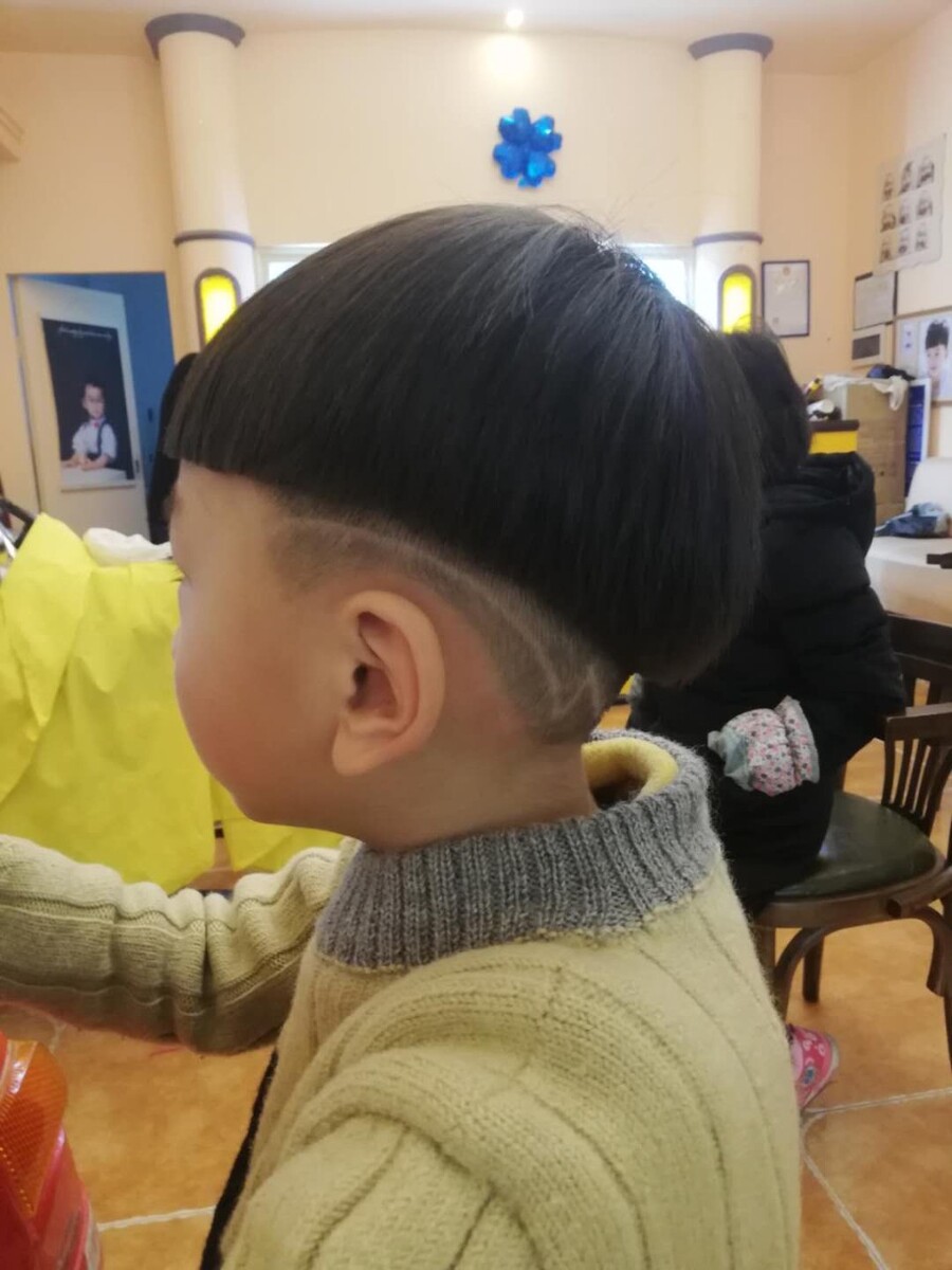 儿童鸡冠头发型怎么剪