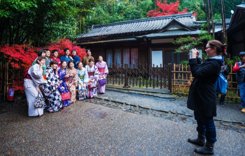 京都，岚山，盛装的日本女生们。