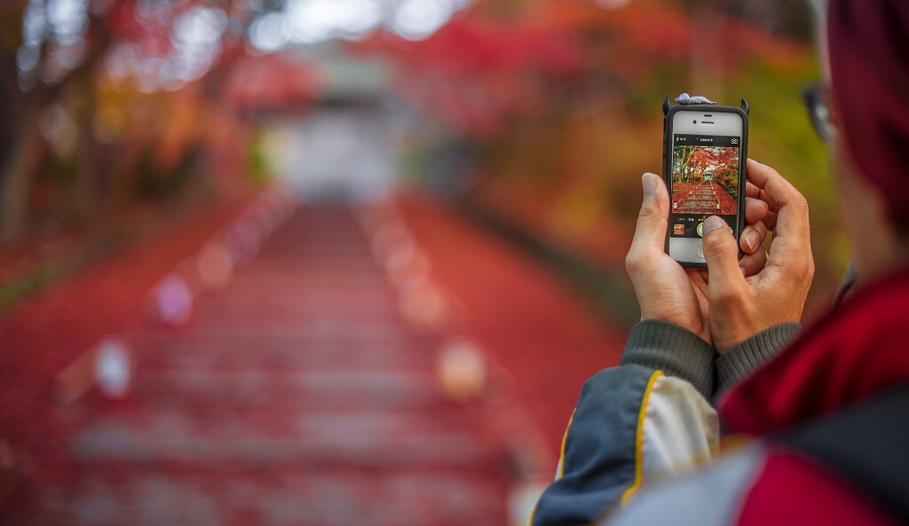 京都，毘沙門堂，秋天的侧面描写。