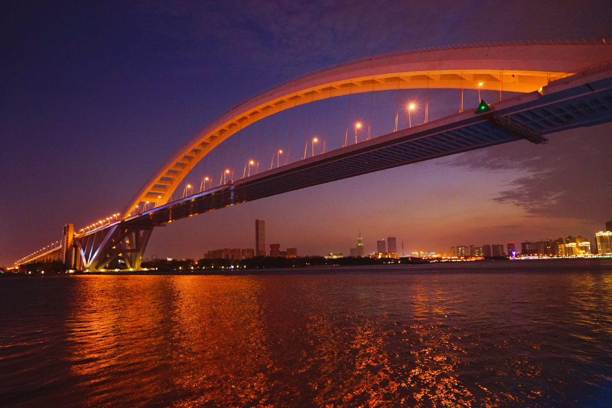 卢浦大桥浦东浦西两岸最美的纽带