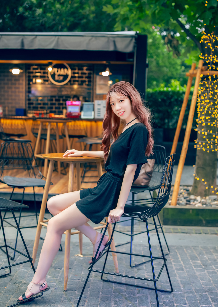 上海南京东路街拍少女写真拍摄