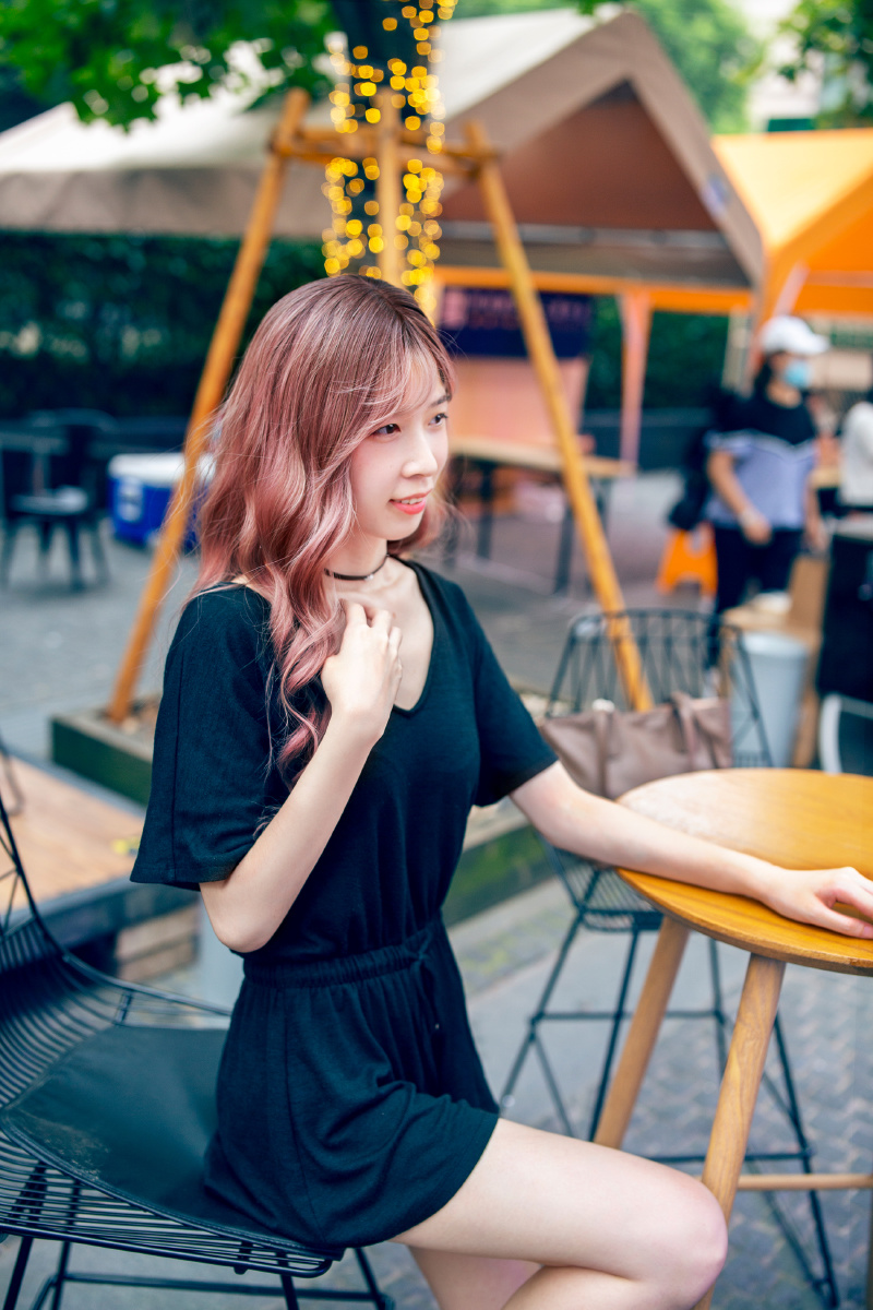 上海南京东路街拍少女写真拍摄