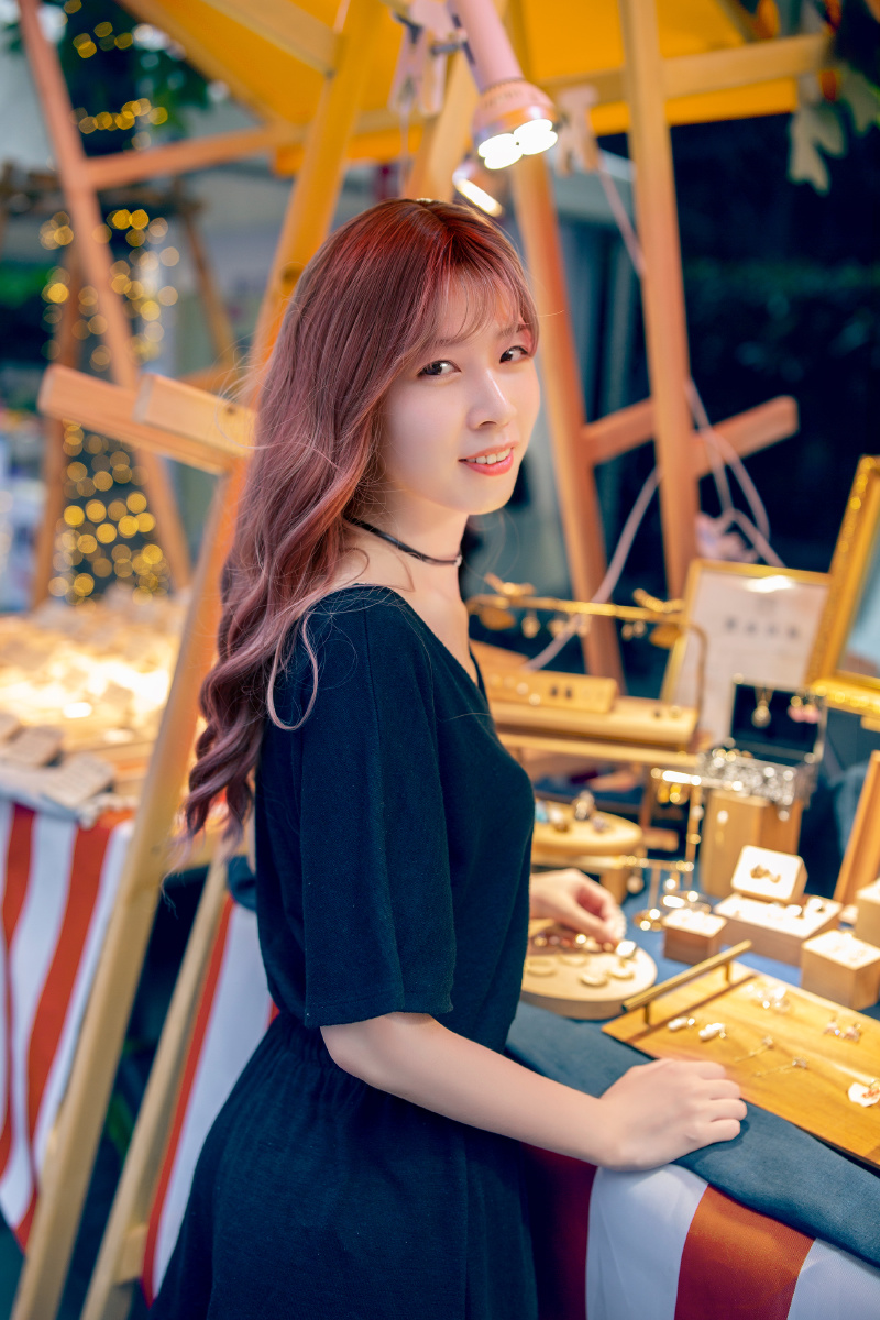 上海南京东路街拍少女写真拍摄