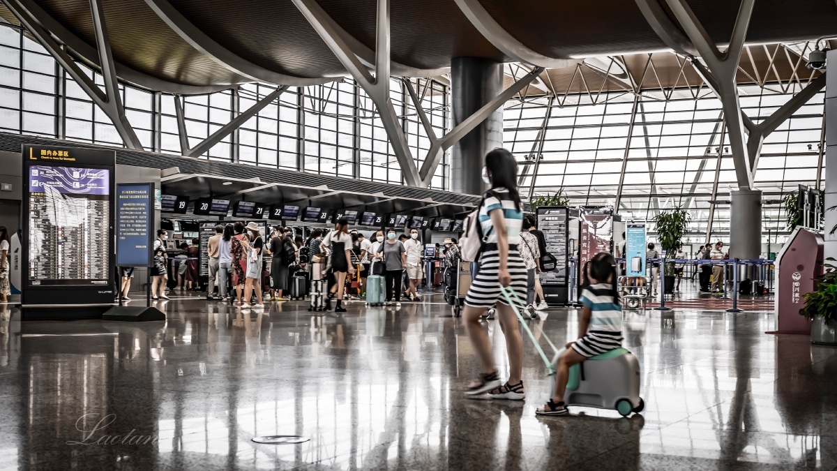 上海浦东国际机场2号航站楼的国内航班旅客正常出港