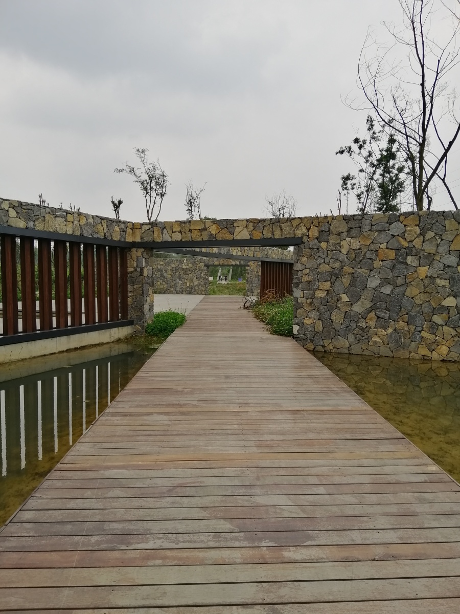 成都龙泉驿玉石湿地公园