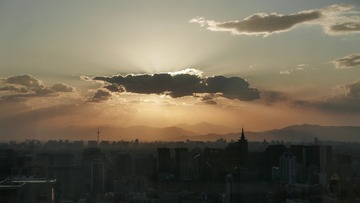 5B18B3B2-8900-4E2E-93CF-DA93B542265E/L0/001